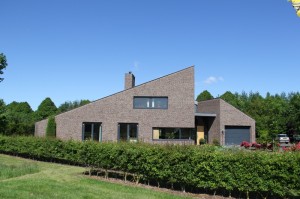 woonhuis in de vorm van een moderne boerderij, Dalen